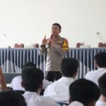 Kapolres KBP Jauhari Ajak Pelajar SMK N 4 Bijak Bermedsos dan Jauhi Pergaulan Bebas dan Narkoba IMG-20251208-WA0009